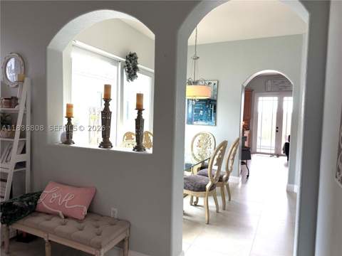 18247 NW 88th Pl, Hialeah FL - photo 7 of 45