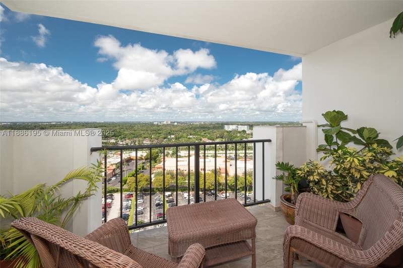2 bedroom Condominium at 2750 NE 183rd St 2204, Commodore Plaza Condo, Aventura — photo 3