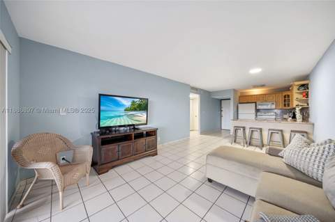 8005 Lake Dr 404, Doral FL - photo 11 of 23