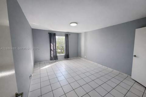 8005 Lake Dr 404, Doral FL - photo 12 of 23