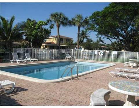 8005 Lake Dr 404, Doral FL - photo 17 of 23
