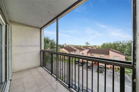 8005 Lake Dr 404, Doral FL - photo 19 of 23