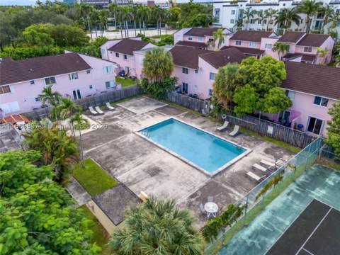 8005 Lake Dr 404, Doral FL - photo 22 of 23
