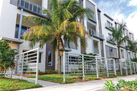 8005 Lake Dr 404, Doral FL - photo 23 of 23