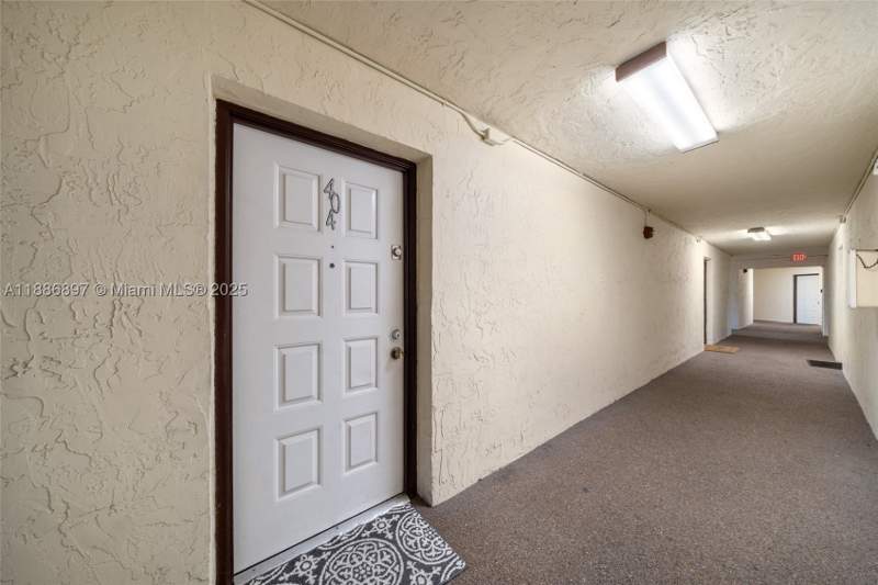 1 bedroom Condominium at 8005 Lake Dr 404, Sandoral Condo Ph I, Doral — photo 3