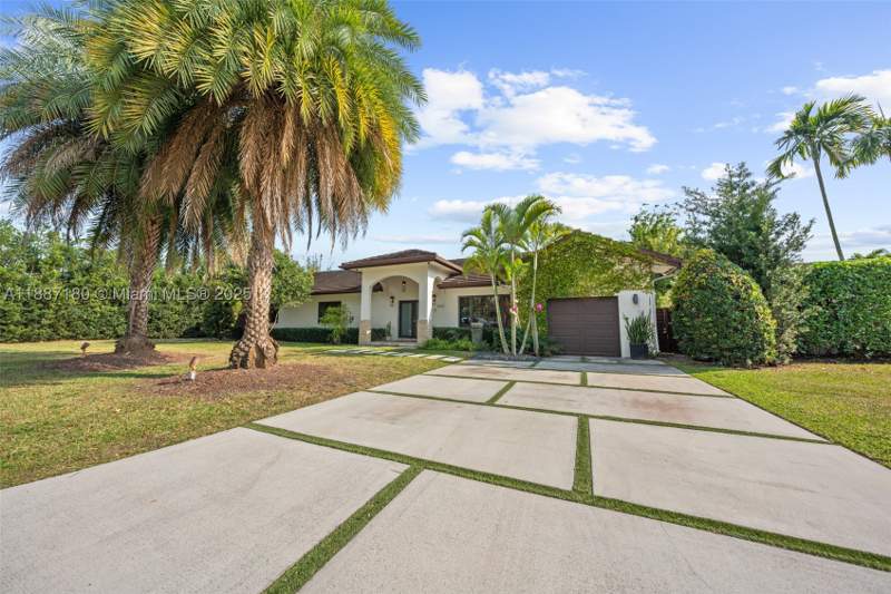 3 bedroom SingleFamilyResidence at 6420 SW 63rd Ter, Twin Lake Manor Sub, South Miami — photo 4