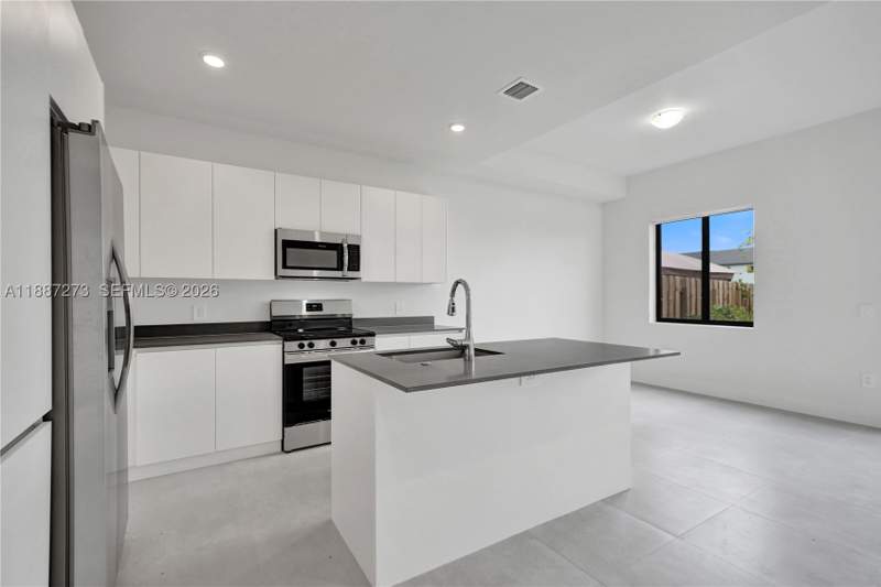3 bedroom Townhouse at 18944 SW 344th Ter, Century Park Square, Homestead — photo 2