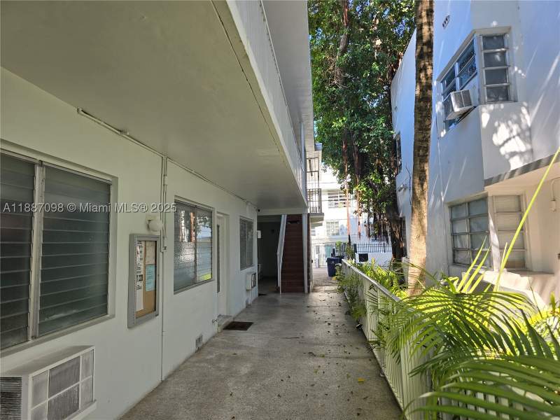 1 bedroom Condominium at 835 Meridian Ave 4, 835 Meridian Condo, Miami Beach — photo 2