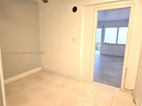 835 Meridian Ave 4, Miami Beach FL - photo 6 of 12
