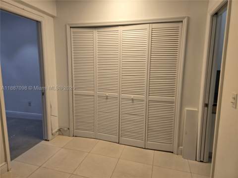 835 Meridian Ave 4, Miami Beach FL - photo 7 of 12
