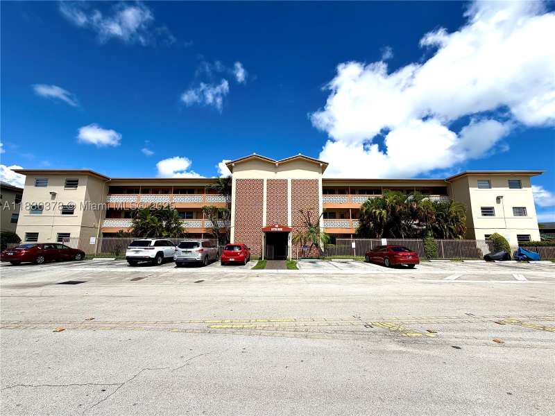 1 bedroom Condominium at 1885 NE 121st St 3, Sutton House Condo, North Miami — photo 1