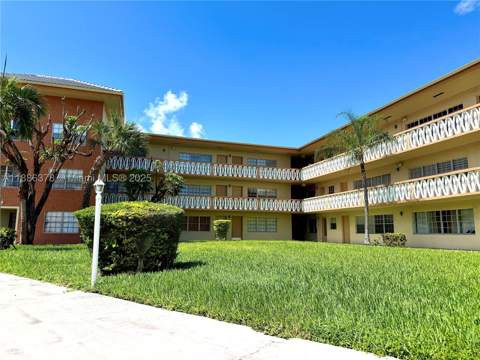 1885 NE 121st St 3, North Miami FL - photo 21 of 22