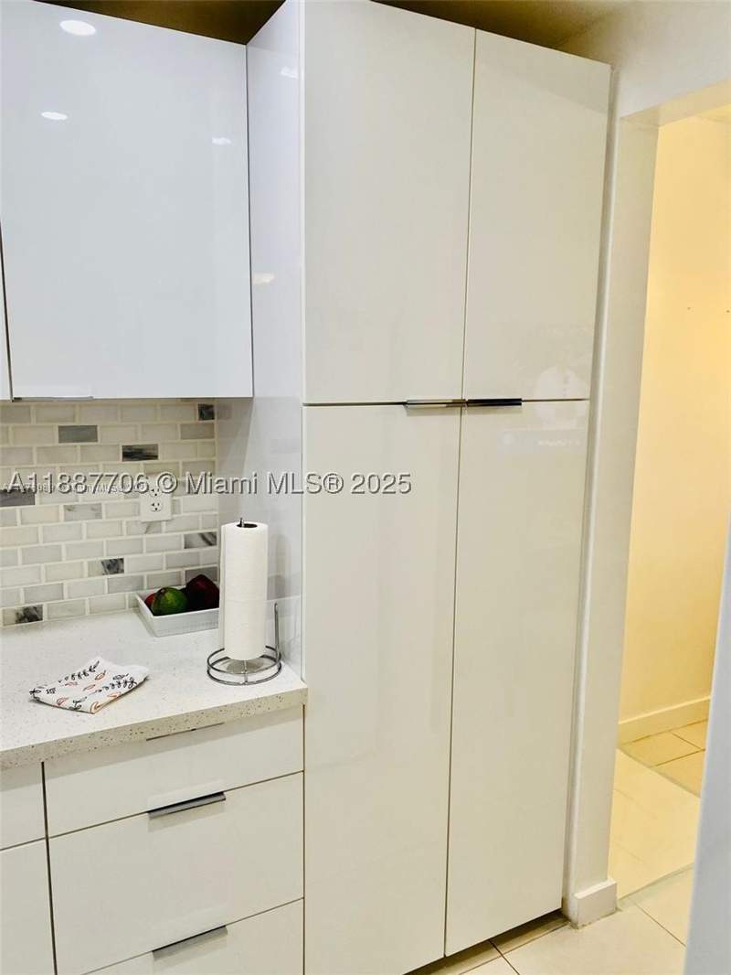 2 bedroom Condominium at 10000 NW 80 Ct 2565, Samari Lake East, Hialeah Gardens — photo 3