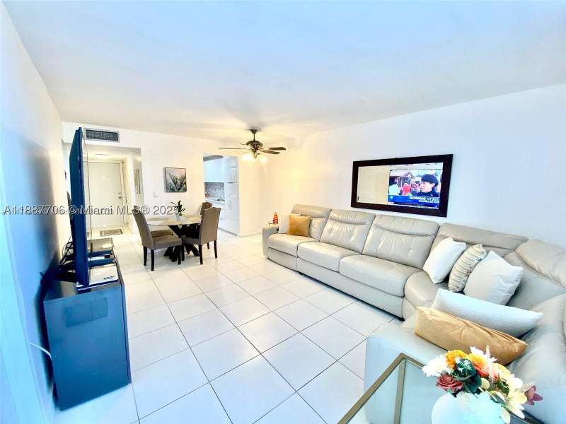 2 bedroom Condominium at 10000 NW 80 Ct 2565, Samari Lake East, Hialeah Gardens — photo 5