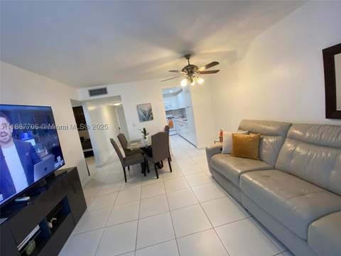10000 NW 80 Ct 2565, Hialeah Gardens FL - photo 7 of 11
