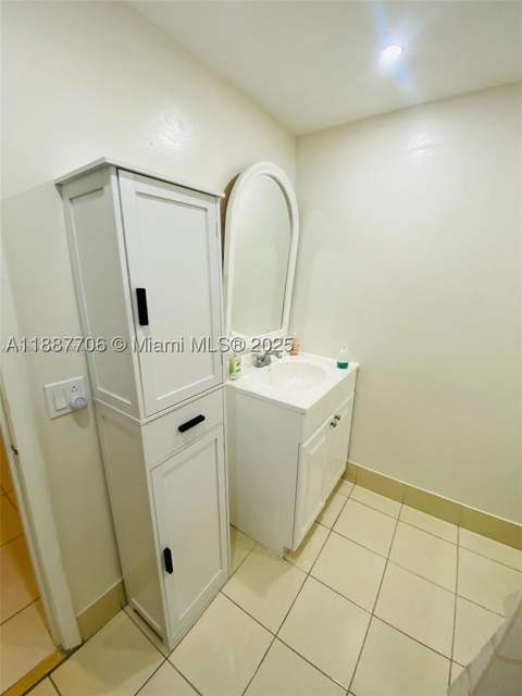 10000 NW 80 Ct 2565, Hialeah Gardens FL - photo 9 of 11