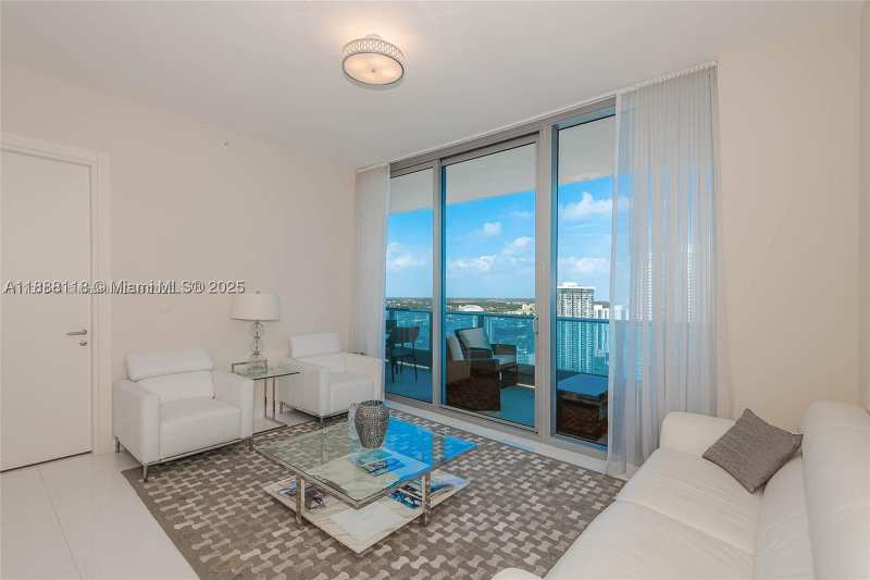 2 bedroom Condominium at 200 Biscayne Boulevard Way 5109, Epic West Condo, Miami — photo 1