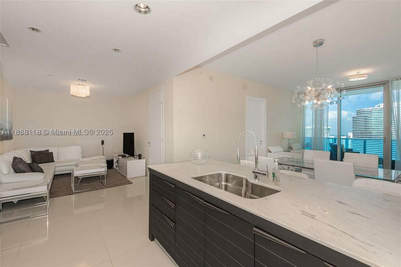 2 bedroom Condominium at 200 Biscayne Boulevard Way 5109, Epic West Condo, Miami — photo 2