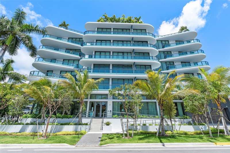 2 bedroom Condominium at 9901 W Bay Harbor Dr 402, Bay Harbor, Bay Harbor Islands — photo 1