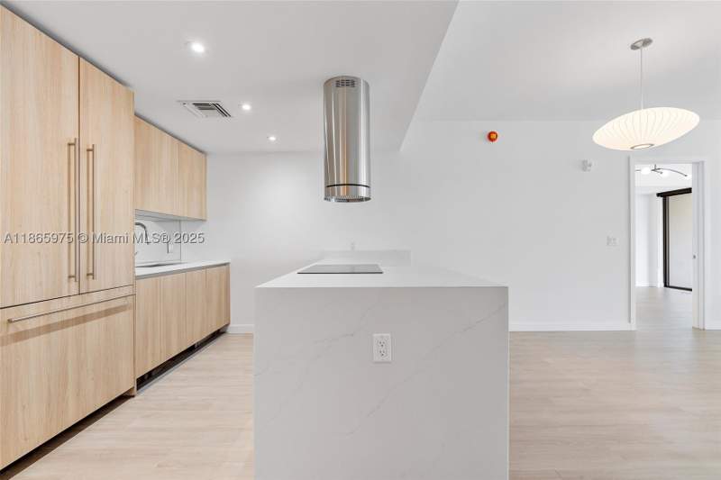 2 bedroom Condominium at 9901 W Bay Harbor Dr 402, Bay Harbor, Bay Harbor Islands — photo 3