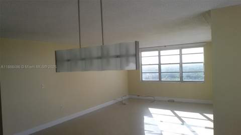 2750 NE 183rd St 2305, Aventura FL - photo 13 of 31