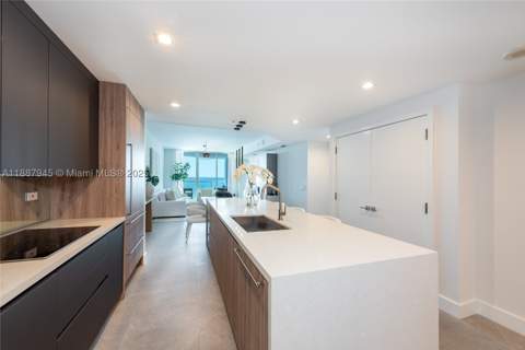 3801 Collins Ave 1502, Miami Beach FL - photo 14 of 40