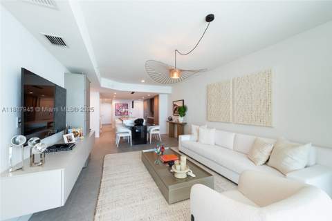 3801 Collins Ave 1502, Miami Beach FL - photo 8 of 40