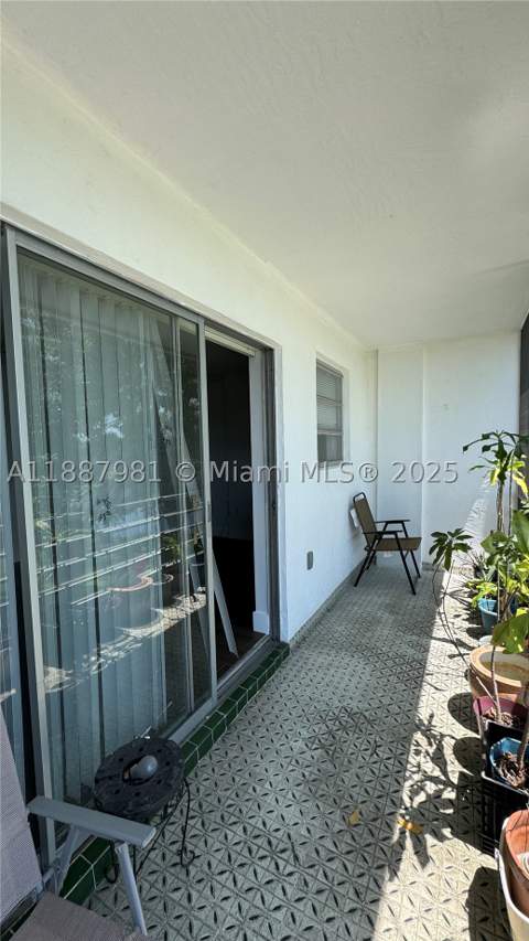 160 NE 203rd Ter E31, Miami Gardens FL - photo 13 of 24