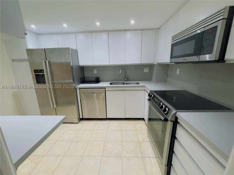 2 bedroom Condominium at 2000 Towerside 309, Towers Of Quayside Condo, Miami — photo 1