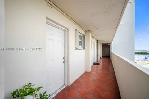 7904 West Dr 714, North Bay Village FL - photo 7 of 29