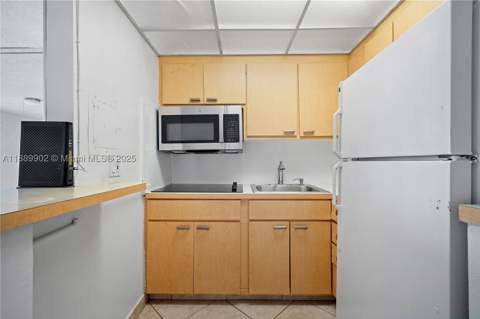 7904 West Dr 405, North Bay Village FL - photo 11 of 24