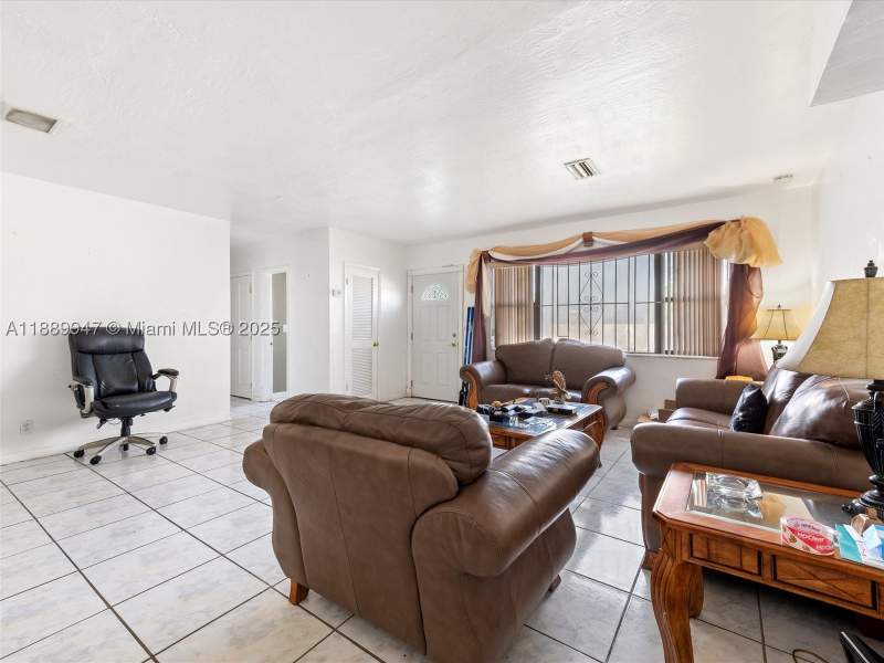 3 bedroom SingleFamilyResidence at 16815 NW 38th Ct, Carol City Rev Plat, Miami Gardens — photo 2