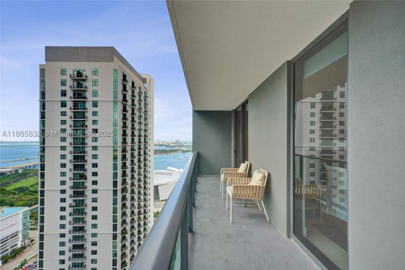 2 bedroom Condominium at 159 NE 6th St 3302, Downtown Miami, Miami — photo 3