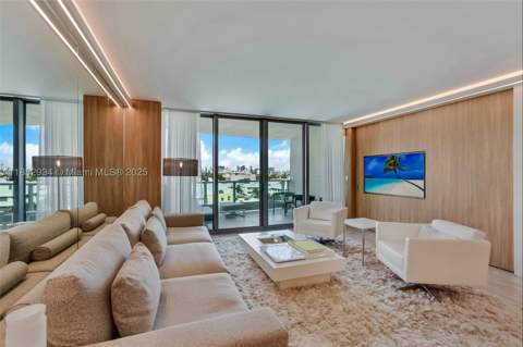 1455 Ocean Dr 811, Miami Beach FL - photo 7 of 44