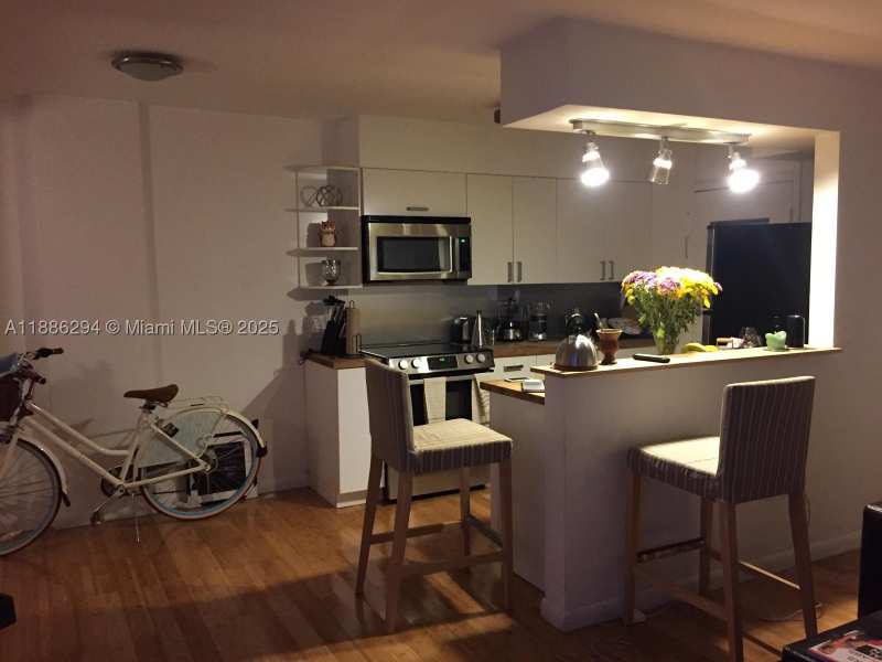 1 bedroom Condominium at 949 Pennsylvania Ave 309, Penn 10 Manor Condo, Miami Beach — photo 1