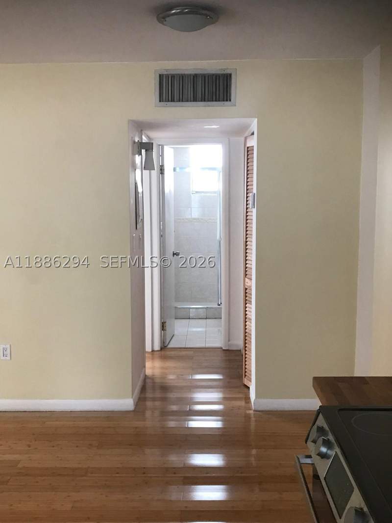 1 bedroom Condominium at 949 Pennsylvania Ave 309, Penn 10 Manor Condo, Miami Beach — photo 4