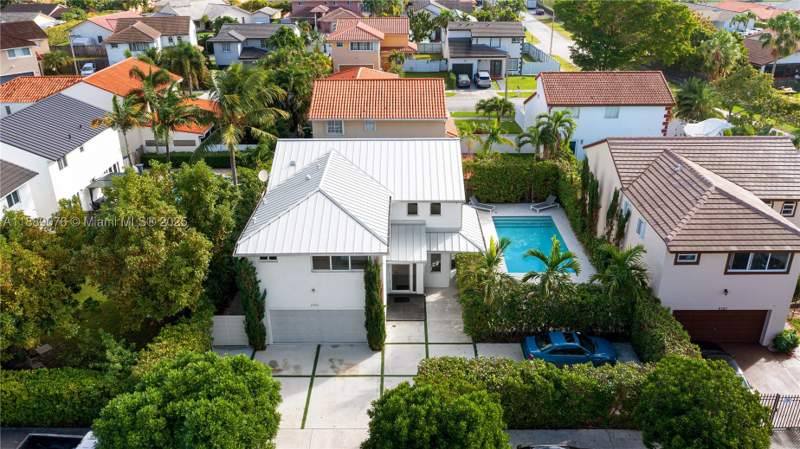 4 bedroom SingleFamilyResidence at 6763 SW 106 pl, Jacarandas At Sunset, Miami — photo 3