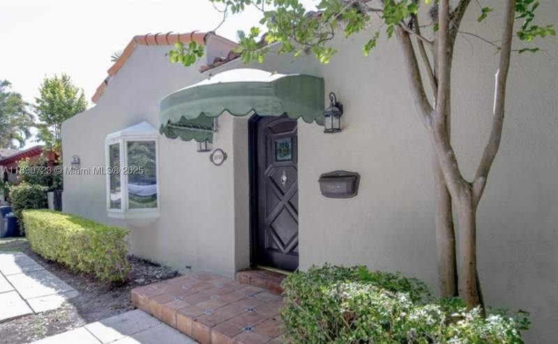 5 bedroom SingleFamilyResidence at 3050 Alton Rd, Amd Plat Of Sunset Lake S, Miami Beach — photo 3