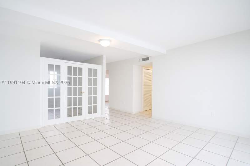 1 bedroom Condominium at 1662 Lincoln Ct 402, Belleview Sub - A Resub, Miami Beach — photo 4