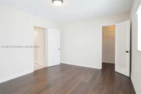1662 Lincoln Ct 402, Miami Beach FL - photo 6 of 11