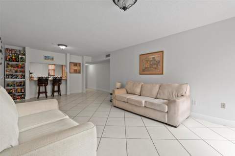 1800 W 54th St 109, Hialeah FL - photo 14 of 25