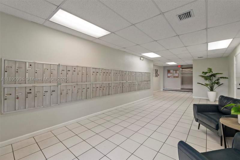 3 bedroom Condominium at 1800 W 54th St 109, Westland Condo, Hialeah — photo 3