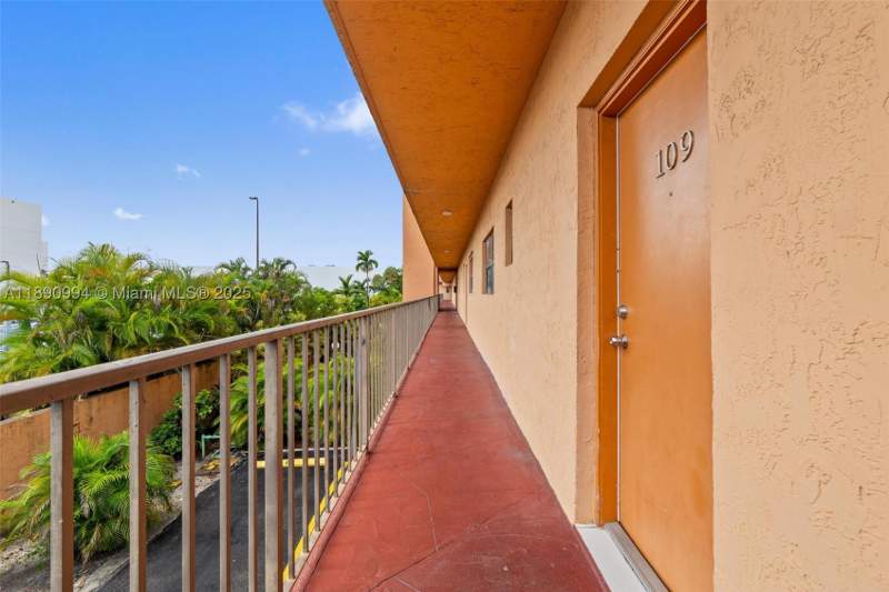 3 bedroom Condominium at 1800 W 54th St 109, Westland Condo, Hialeah — photo 4