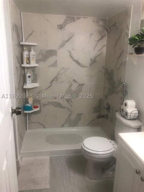 4675 W 18th Ct 1011, Hialeah FL - photo 8 of 20