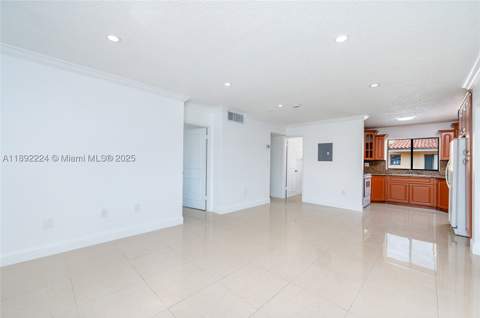 2775 W 61st Pl 207, Hialeah FL - photo 13 of 26