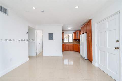 2775 W 61st Pl 207, Hialeah FL - photo 15 of 26