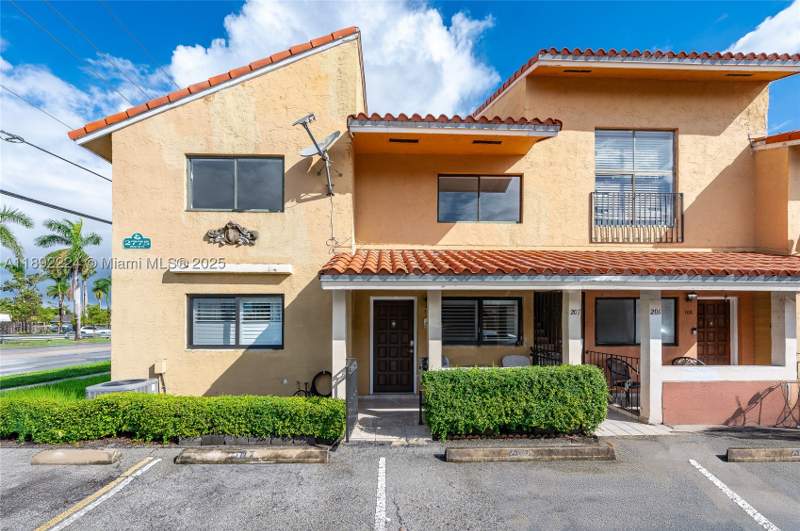 2 bedroom Condominium at 2775 W 61st Pl 207, Residencial El Prado Cond, Hialeah — photo 4