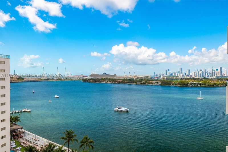 1 bedroom Condominium at 1200 West Ave 1531, Mirador 1200 Condo, Miami Beach — photo 1