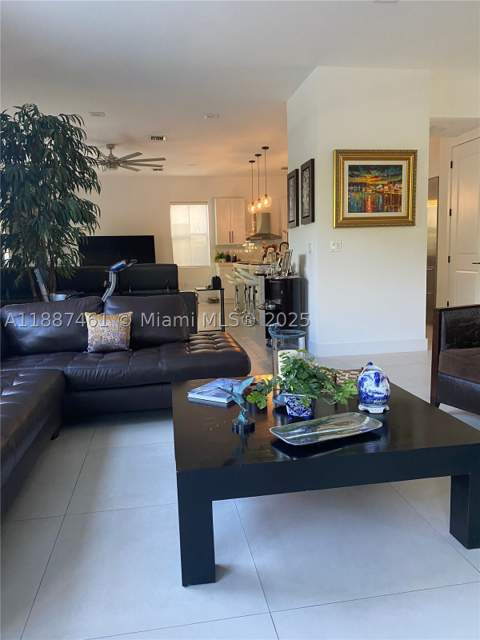 8904 SW 69th Ter, Miami FL - photo 13 of 42