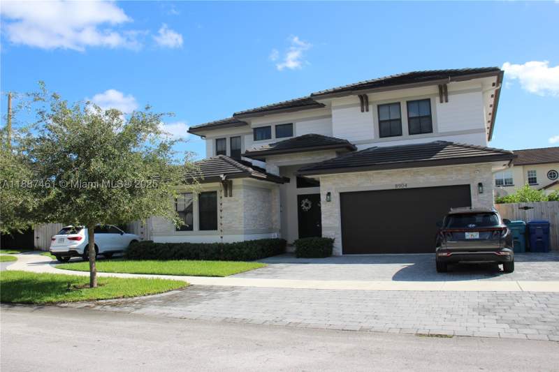 5 bedroom SingleFamilyResidence at 8904 SW 69th Ter, Legacy Grand, Miami — photo 4